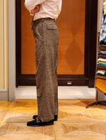 美脚男子との出勤が被ったから。