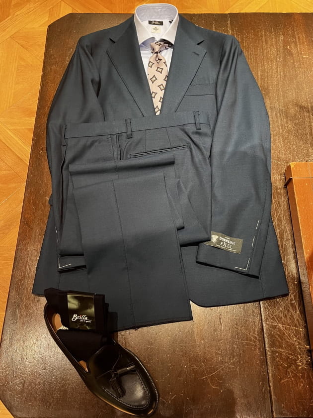 ナチュラルストレッチと絶妙なカラー。〈Brilla per il gusto