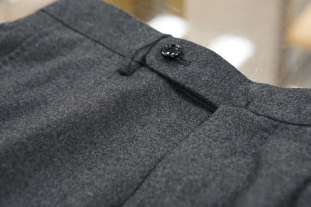 Brilla per il gusto＞ドン大絶賛、最高級生地で作ったスラックス