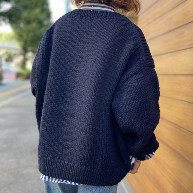 THE BOOKSTORE〉別注Hand Logo Sweater｜ビームス ボーイ 原宿｜BEAMS