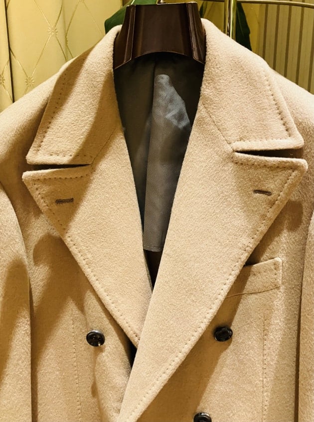 Brilla per il gusto / LORO PIANA FABRIC キャメル ダブルブレスト コートのご紹介①｜ビームス ハウス  六本木｜BEAMS