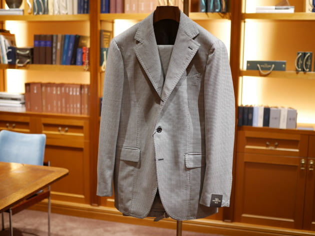 24SS新入荷　＜TITO ALLEGRETTO＞のハウンドトゥーススーツ