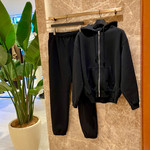 〈黒スウェット〉のススメ