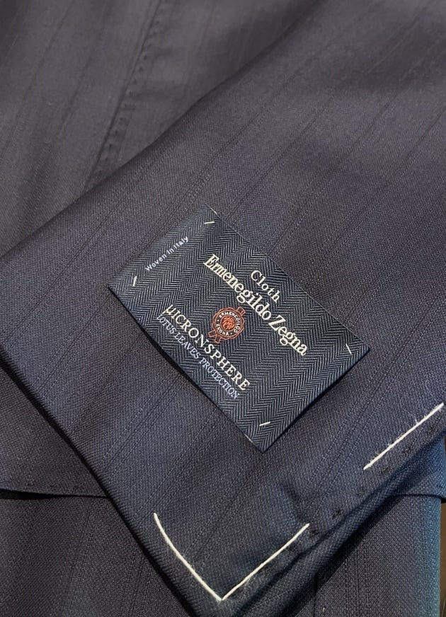 撥水加工のリングヂャケット製スーツ:<Ermenegildo Zegna 撥水加工のリングヂャケット製スーツ:<Ermenegildo Zegna
