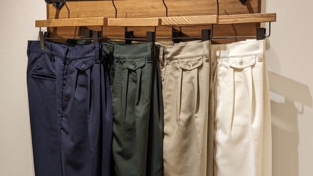 2-pleated trousers expressed in polyester｜BEAMS PLUS（ビームス