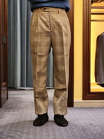 新ブランドのパンツ。