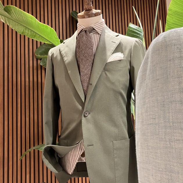 WWS オリーブ色 スーツ Mサイズ カーキカラーが魅力的♩Vカラースーツ！｜THE SUIT COMPANY 福岡