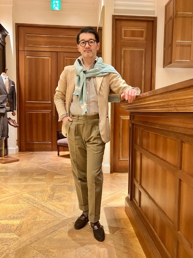 FILIPPO DE LAURENTIIS〉着てよし、掛けてよしのスタッフ蘭と