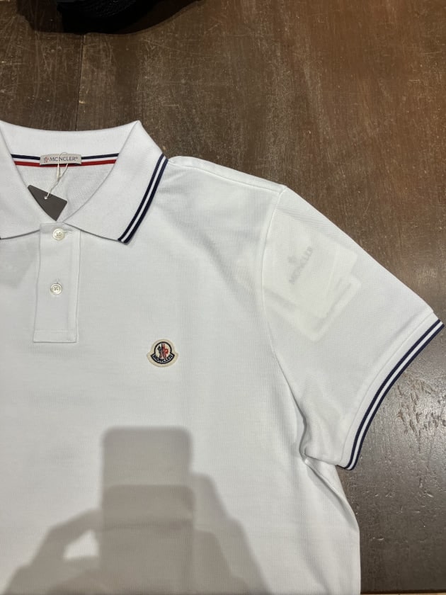 MONCLER〉色違いでもデザイン違いでもまとめて揃えたい