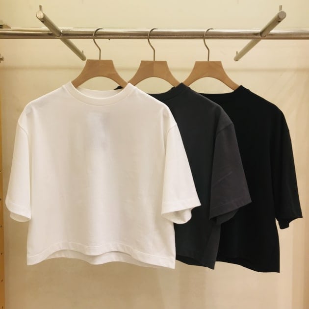 「ひんやりも嬉しいショート丈」《SLOANE》別注ショートTシャツ編