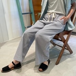 夏にぴったり！サッカー素材スラックス！