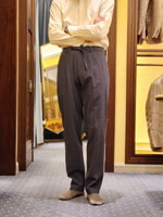 美脚男子がイージーパンツを穿いたら。