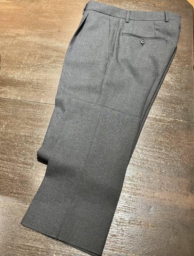 De Petrillo〉こんなオーソドックスなスーツが嬉しいプライス