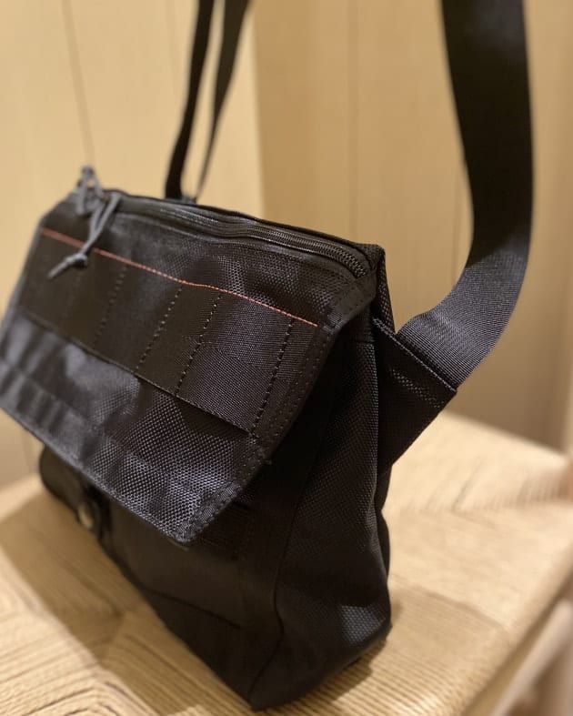 【美品】BRIEFING×BEAMS 別注 ショルダー メッセンジャーバッグ BRIEFING】「機能性」+「ファッション性」＝…｜ビームス 奈良｜BEAMS