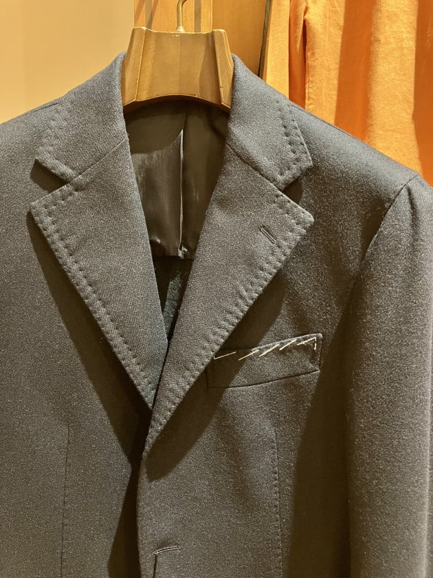TITO ALLEGRETTO〉2024秋冬シーズンのネイビージャケットは