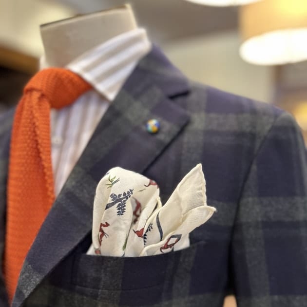 『JACKET IN THE BOX』と唱えると。