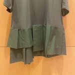 〜アシンメトリーデザインが目を惹くTシャツ〜