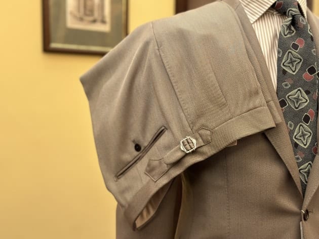 カスタムテーラービームス×カノニコ生地 テーラード 背抜き ブラウン Mサイズ ただひたすら 