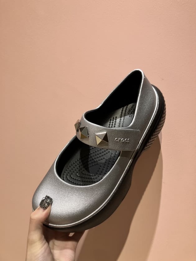 私も大好きな【crocs】に新作登場〜｜ビームス ウィメン 原宿｜BEAMS