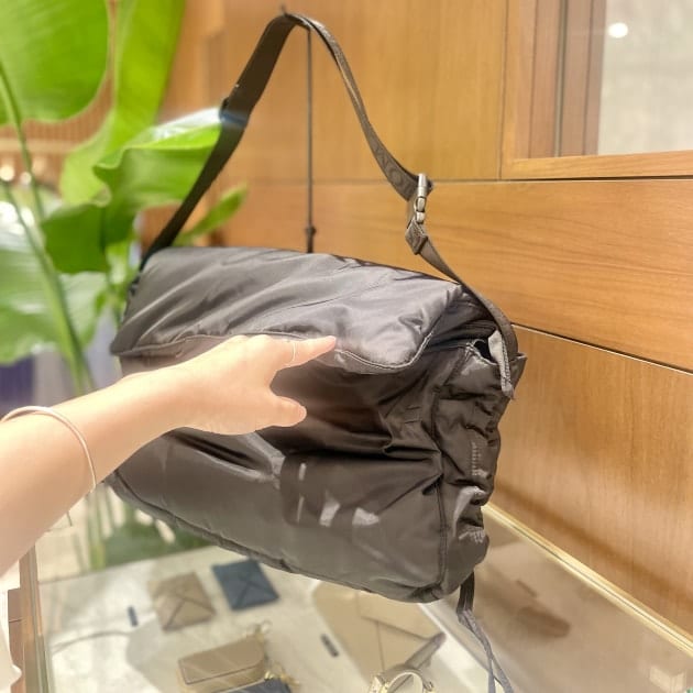 NOMADIS(ノマディス)】トートバッグ&クロスボディバッグ 入荷 NOMADIS(ノマディス)】トートバッグ&クロスボディバッグ 入荷