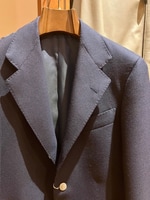 〈BEAMS F〉フィレンツェモデルよりネイビージャケットが入荷しております。