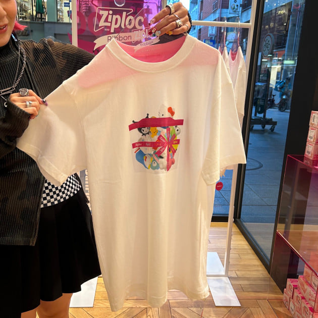 BEAMS COUTURE サンリオ✖️Ziploc(R) Tシャツ Mサイズ - メルカリ