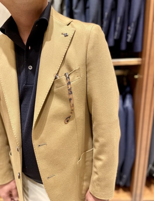 ＜TAGLIATORE＞キャメルカラーのお客様