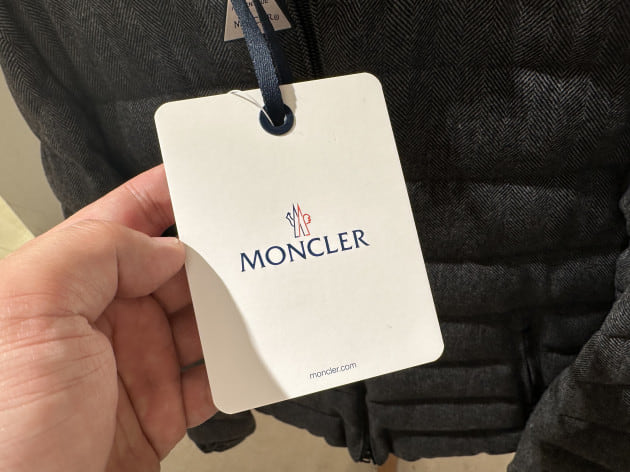 ＜MONCLER（モンクレール）＞ヘリンボーンな高級ダウン