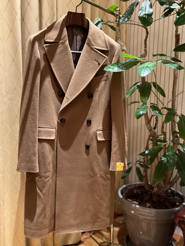 コートの幅、広げてみてはいかがでしょうか。〈TAGLIATORE