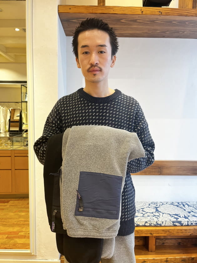 フリース素材で暖かく快適