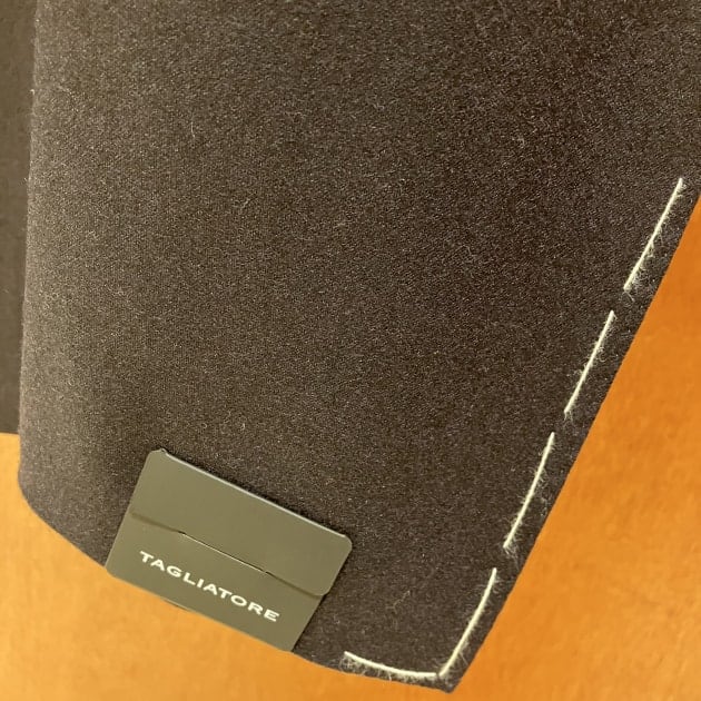 ＜TAGLIATORE＞ネイビーソリッドジャケット
