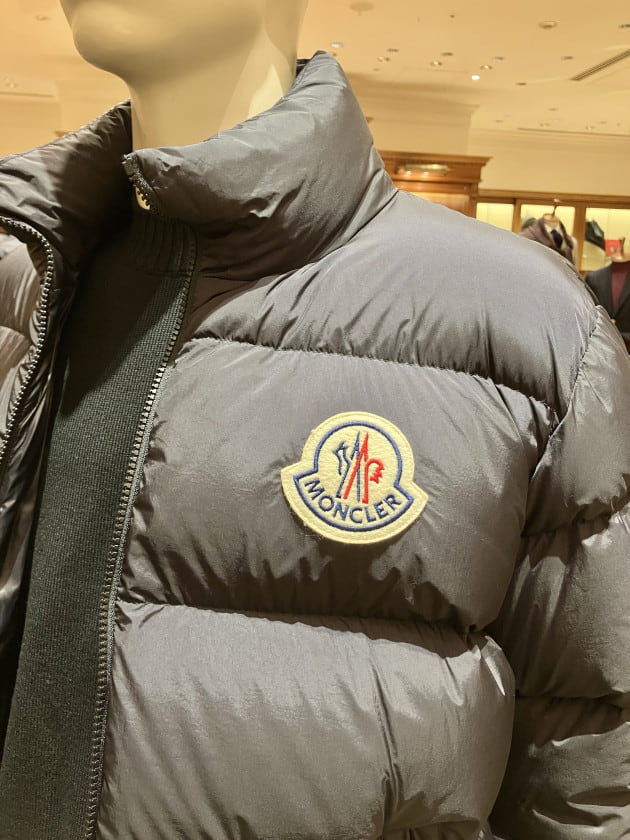 MONCLER - モンクレール ロゴワッペン ダブルジップダウン