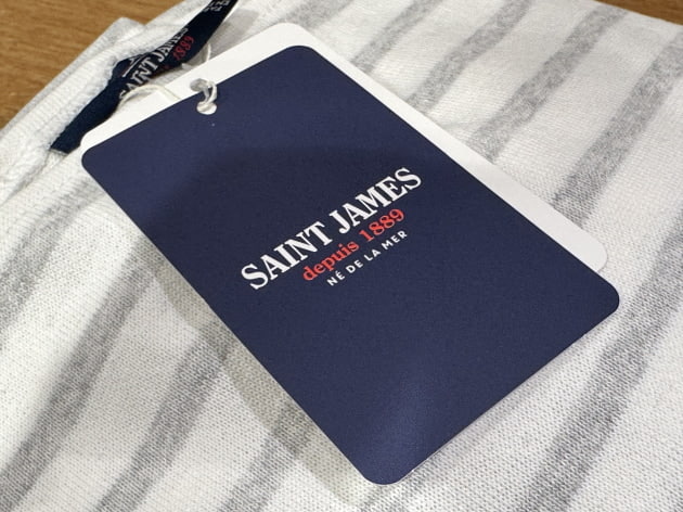 ＜SAINT JAMES（セントジェームス）＞季節感に迷った時の1枚