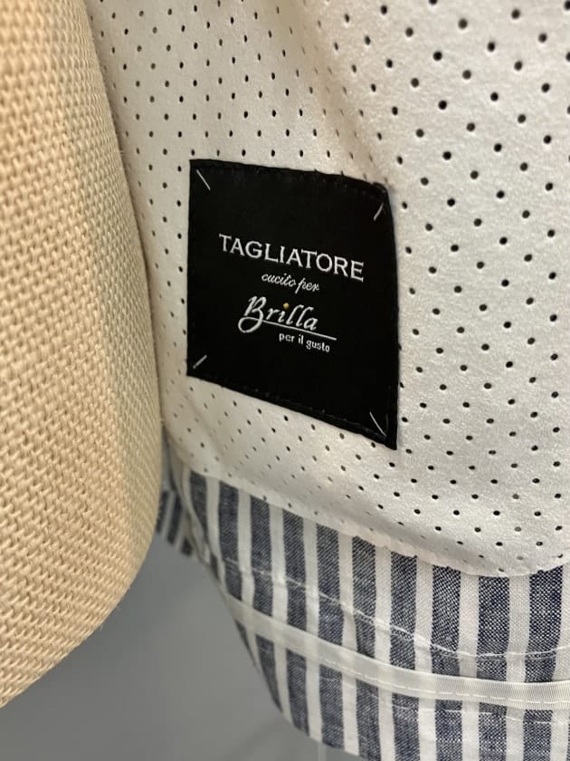 TAGLIATORE〉今シーズンはストライプジャケットをピックアップ