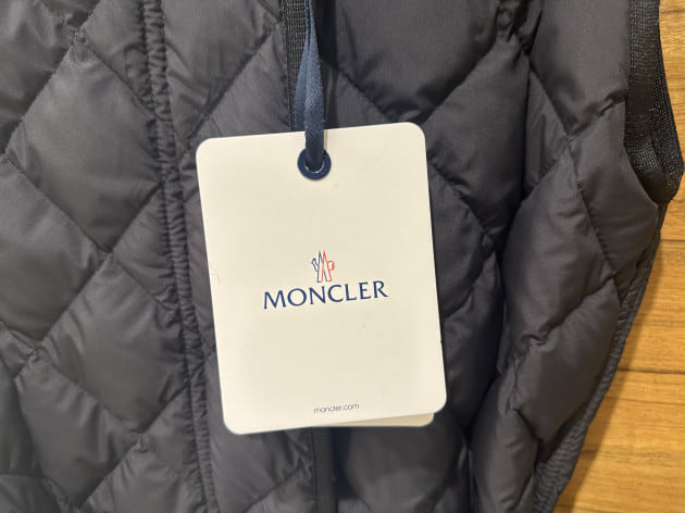 ＜MONCLER（モンクレール）＞ホワイトデーだからこそサプライズを…