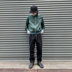 【レトロスポーティ×都会的！サテンブルゾンを主役にした洗練スタイル】