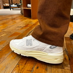 どちらもホワイトカラーで登場！！