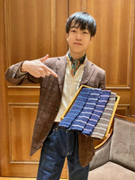 〈ASCOT〉新作のワイドボーダー柄のニットタイいかがでしょうか？