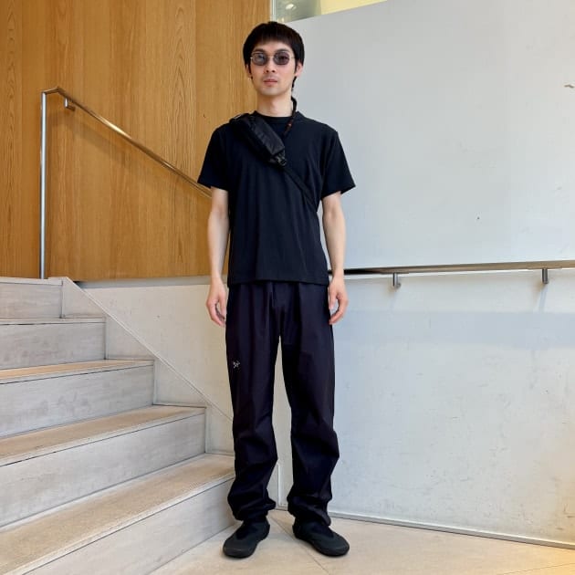 【ご紹介させて下さい。無駄を削ぎ落とした都会派スタイル。テック素材の妙を楽しむ】