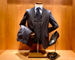 もうクールビズになるよのこの時期にスーツがプライスダウンしてしまったのでご案内しておきます。