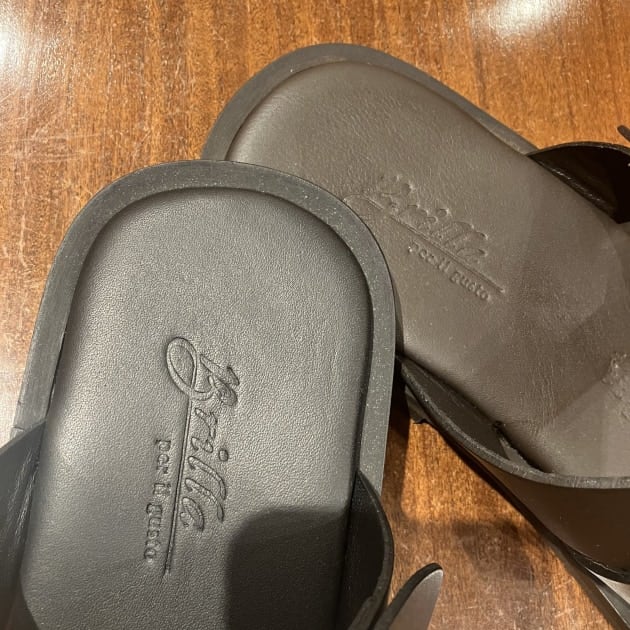 ＜Brilla per il gusto＞ストラップレザーサンダル