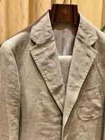 〈Stile Latino〉大人の男性にオススメしたいセットアップ使いも叶うリネンスーツを。