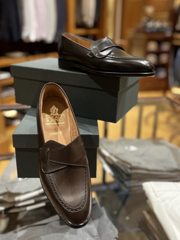 素敵なバタフライローファーです。〈CROCKETT & JONES〉