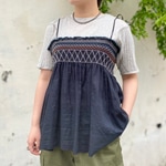 スモッキング刺繍がポイント！シャーリングキャミソール！
