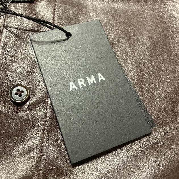 ＜ARMA＞レザーシャツブルゾン