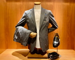 ビジネスシーンに使えるジャケットの中のTシャツ②