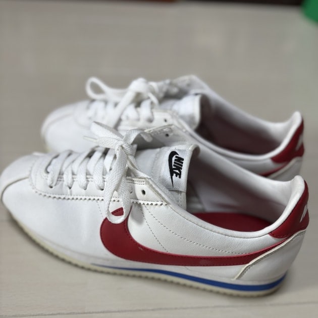 NIKE