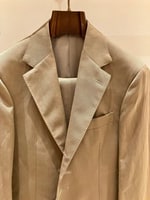 〈De Petrillo〉お得にお買い求め頂けるソラーロスーツはいかがでしょうか？