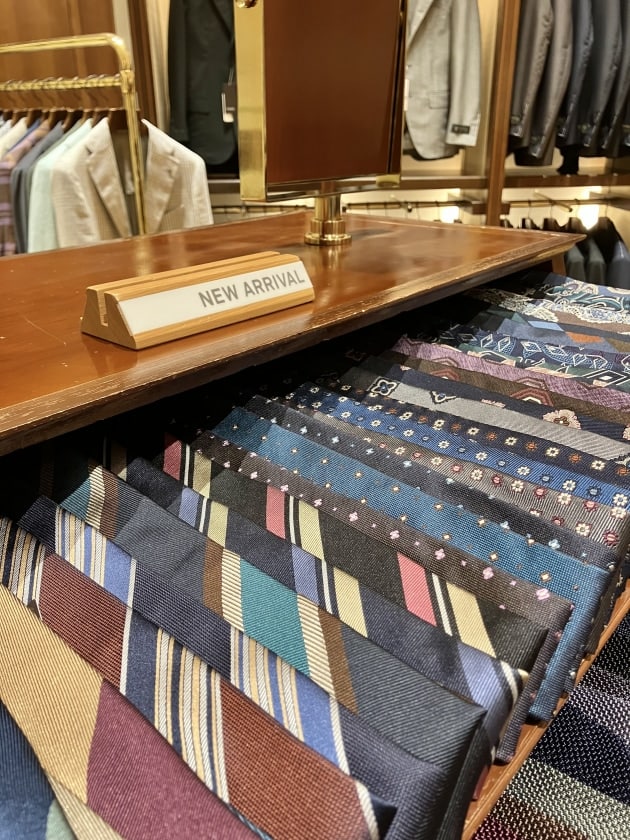 〈FRANCO BASSI〉新作のネクタイが入荷して参りました。