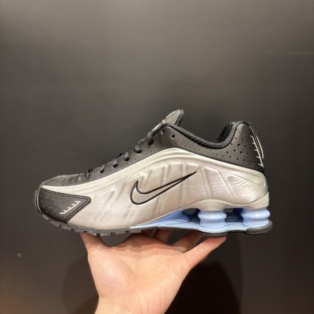 【 NIKE / SHOX R4】